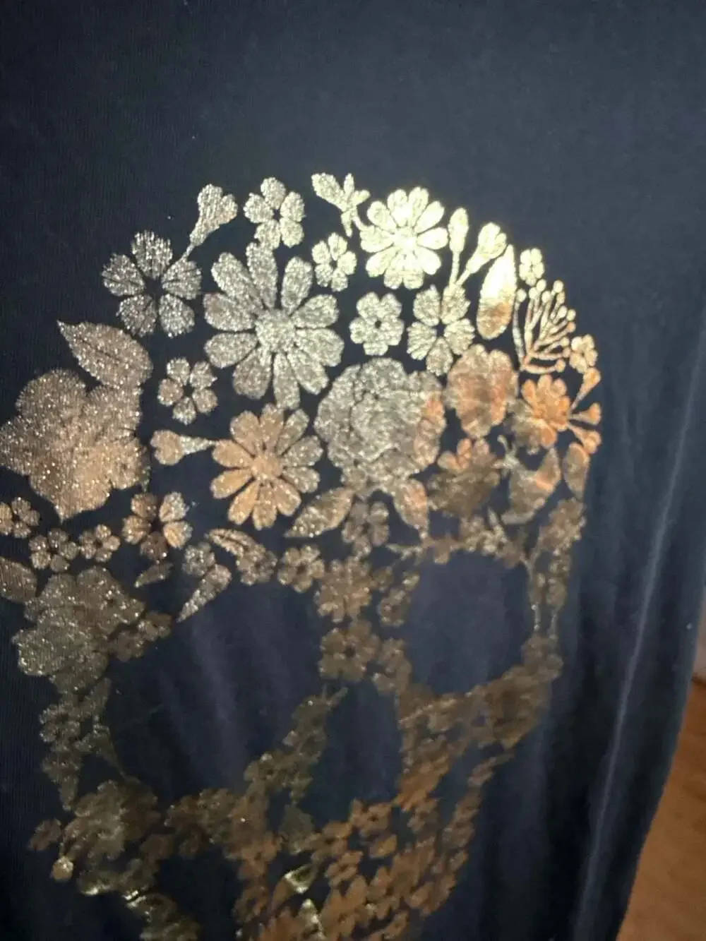 Guess Los Angeles Floral Skull Foil Graphic T-Shirt Size L - Picture 5 of 9